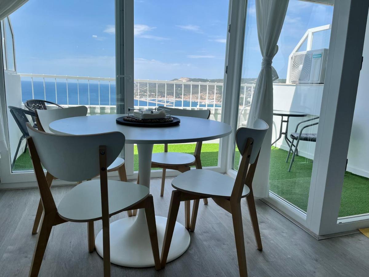 Axenic Retreat - Panoramic Ocean View, Sleeps 4, Ensuite Bathroom, New Redesign Σεσίμπρα Εξωτερικό φωτογραφία